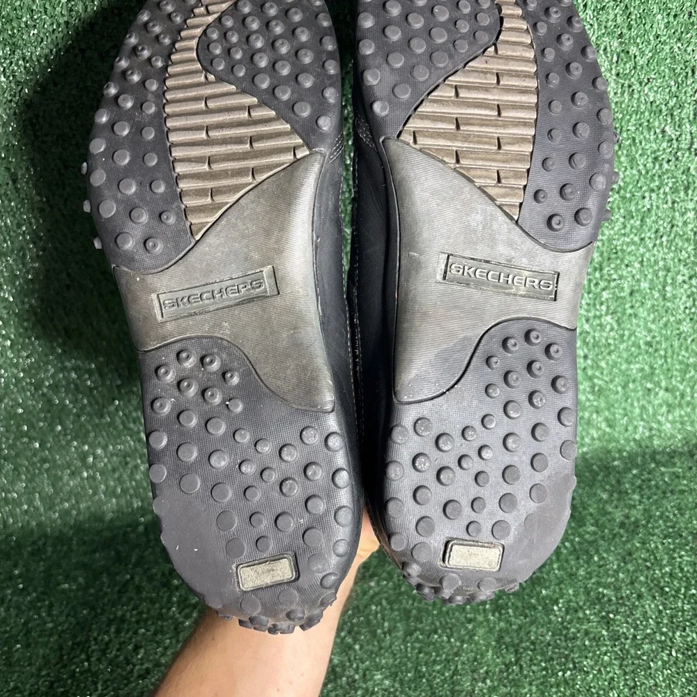Skechers item you
